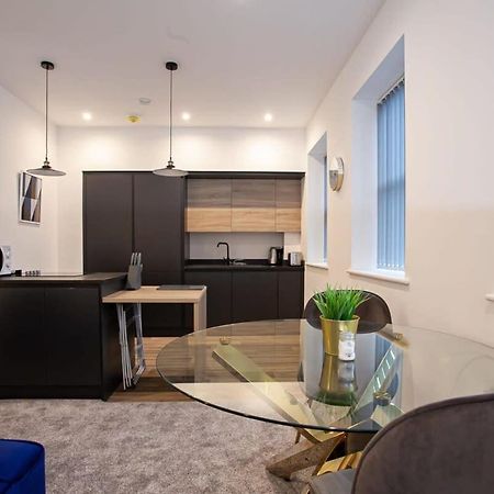 Lovely Open Plan 1 Bedroom Apartment In Bolton Zewnętrze zdjęcie
