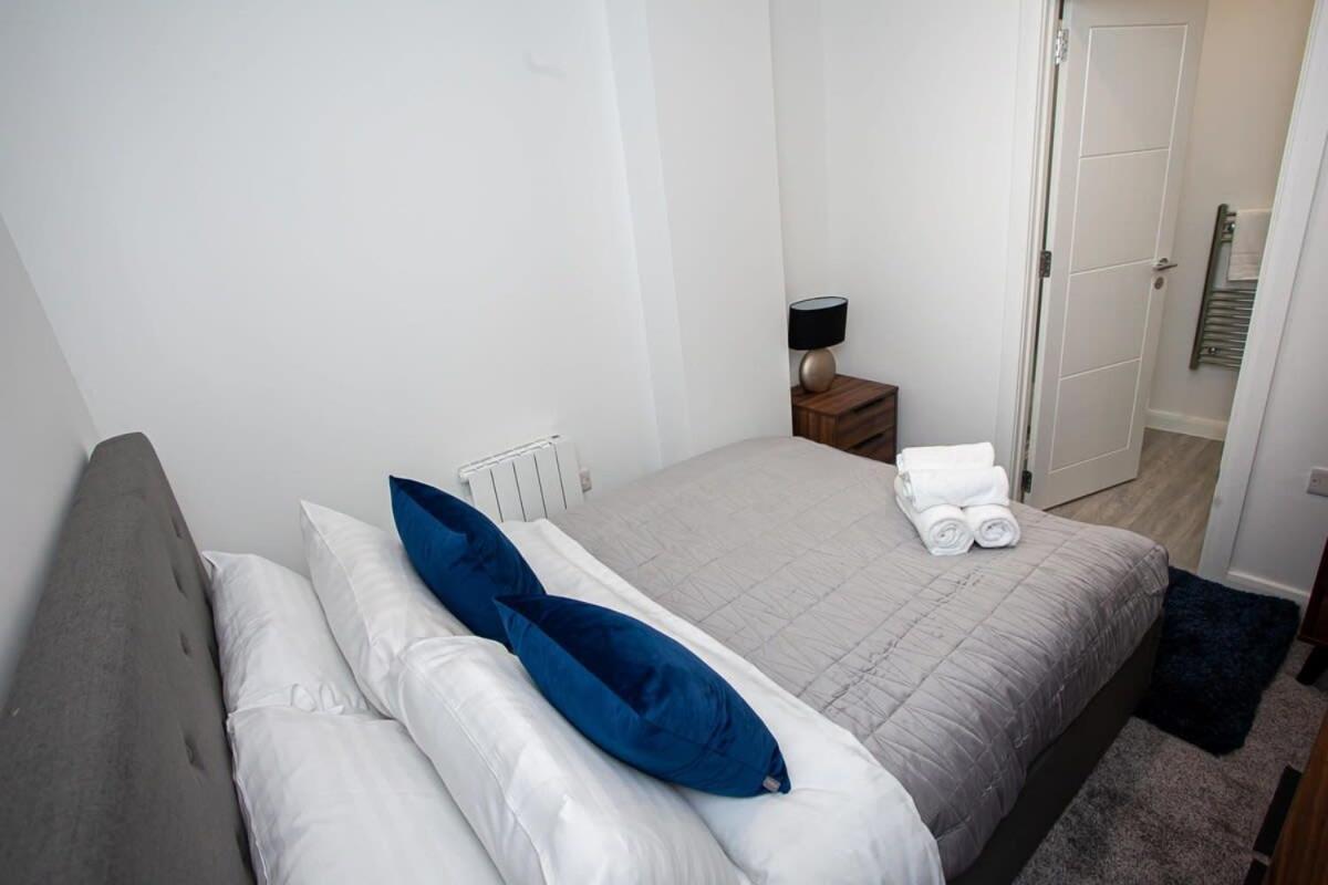 Lovely Open Plan 1 Bedroom Apartment In Bolton Zewnętrze zdjęcie