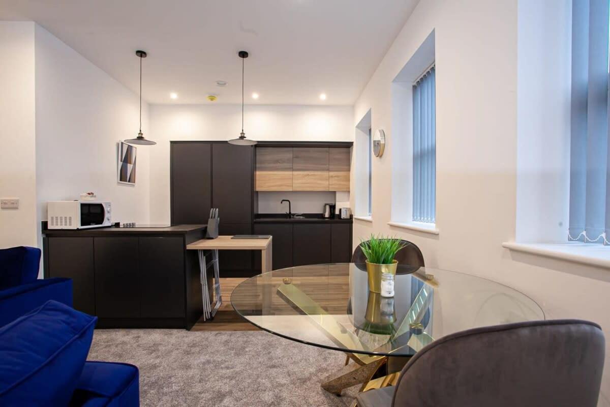 Lovely Open Plan 1 Bedroom Apartment In Bolton Zewnętrze zdjęcie