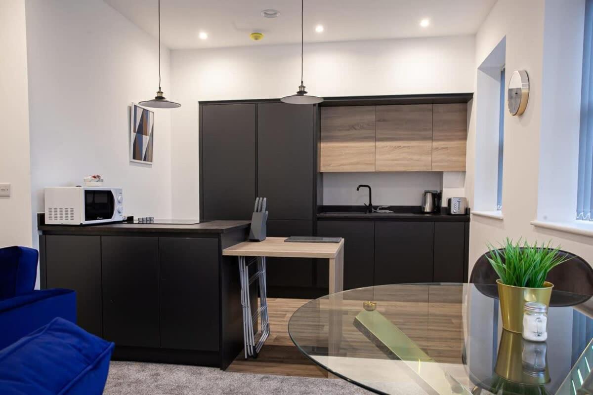 Lovely Open Plan 1 Bedroom Apartment In Bolton Zewnętrze zdjęcie