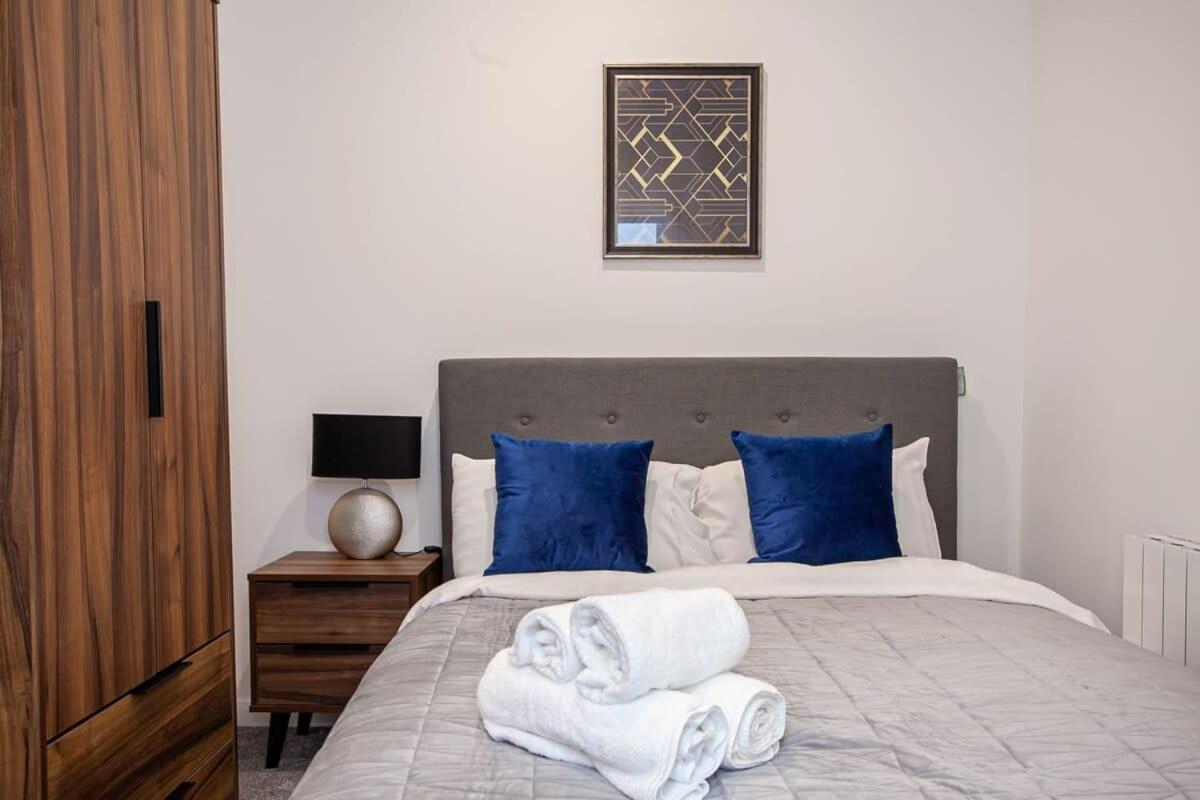 Lovely Open Plan 1 Bedroom Apartment In Bolton Zewnętrze zdjęcie
