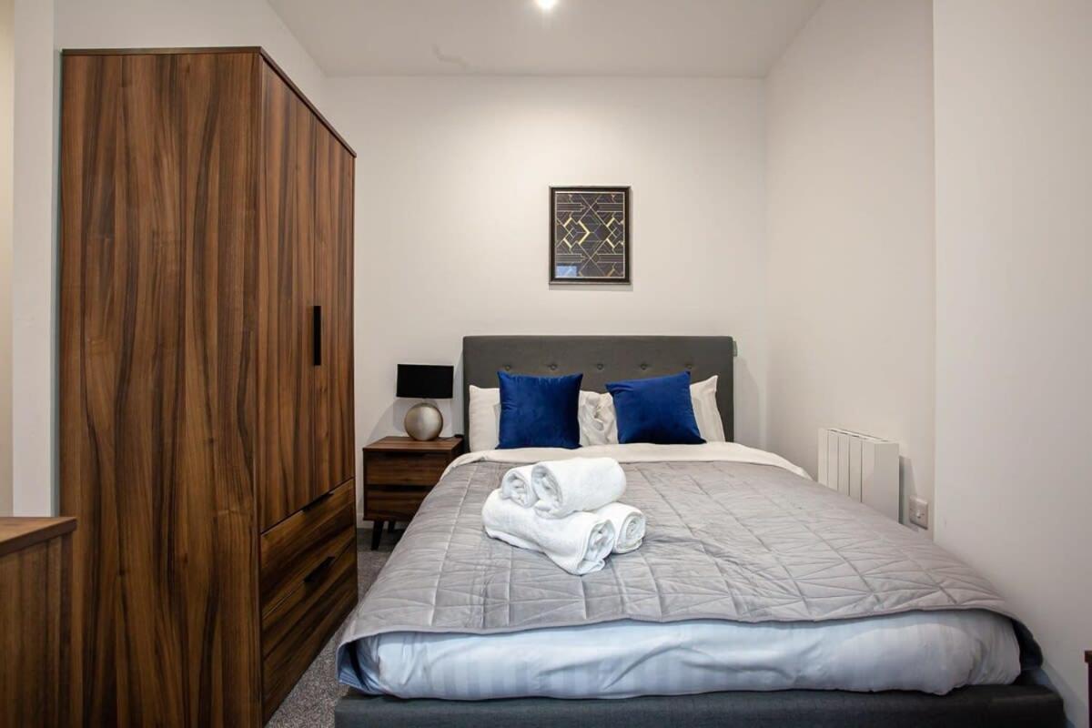 Lovely Open Plan 1 Bedroom Apartment In Bolton Zewnętrze zdjęcie